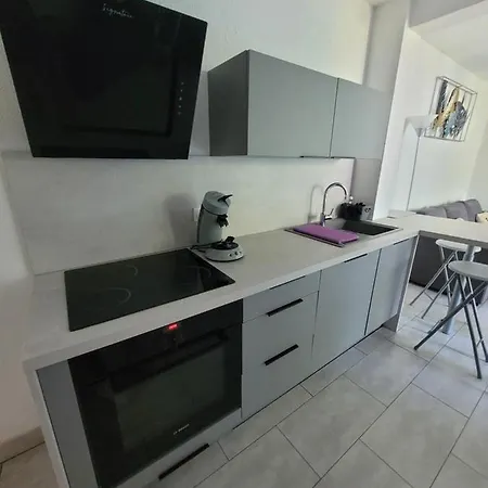 Tres Bel A 150 Metres Des Plages Avec Jardin Prive Et Parking Dans Securisee Appartamento