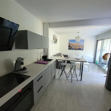Tres Bel A 150 Metres Des Plages Avec Jardin Prive Et Parking Dans Securisee * Collioure